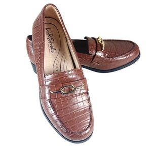 Life Stride Womens Faux Croc Pattern Brown Loafers Sz 9W NWOT Preppy Classic